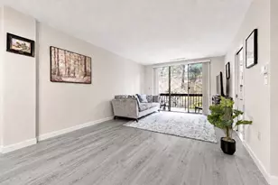 210 Nahanton St, Newton, MA 02459 - Photo 8