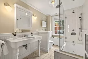 14 Pinckney St, Boston, MA 02114 - Photo 20