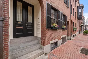 14 Pinckney St, Boston, MA 02114 - Photo 1