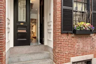14 Pinckney St, Boston, MA 02114 - Photo 26
