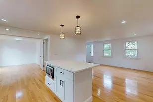 107 Washington St, Hudson, MA 01749 - Photo 8
