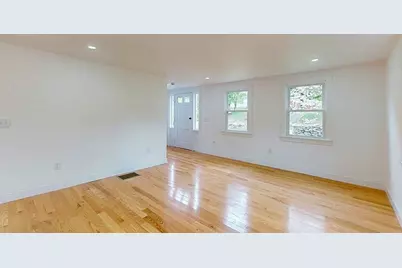 107 Washington St, Hudson, MA 01749 - Photo 10