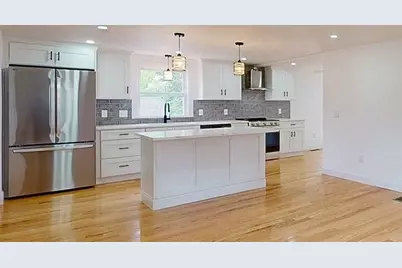 107 Washington St, Hudson, MA 01749 - Photo 2