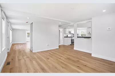 304 High St, Randolph, MA 02368 - Photo 4