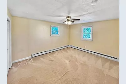 34 Marjorie St, Worcester, MA 01604 - Photo 12