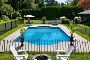 146 Wheel Meadow Dr, Longmeadow, MA 01106 - Photo 2