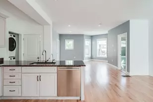 390 Medford St, Somerville, MA 02145 - Photo 6
