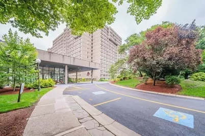 250 Hammond Pond Parkway #609S, Newton, MA 02467 - Photo 2