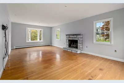 1066 Hillside St, Milton, MA 02186 - Photo 8
