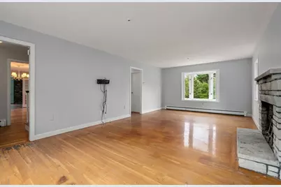 1066 Hillside St, Milton, MA 02186 - Photo 6