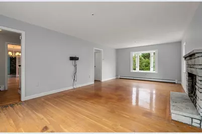 1066 Hillside St, Milton, MA 02186 - Photo 4