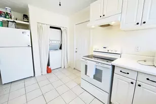 51 Jenness St, Lowell, MA 01851 - Photo 10