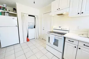51 Jenness St, Lowell, MA 01851 - Photo 8