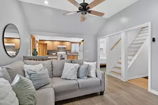 29 Bacheller St, Lynn, MA 01904 - Photo 2