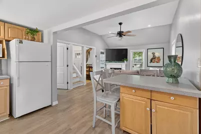 29 Bacheller St, Lynn, MA 01904 - Photo 8