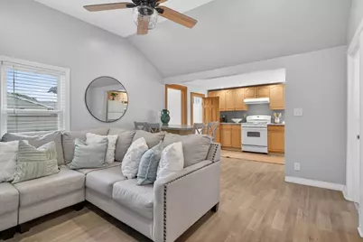 29 Bacheller St, Lynn, MA 01904 - Photo 4
