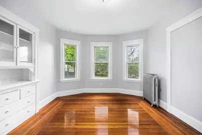 38 Pembroke St, Medford, MA 02155 - Photo 10