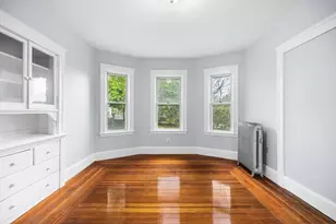 38 Pembroke St, Medford, MA 02155 - Photo 10