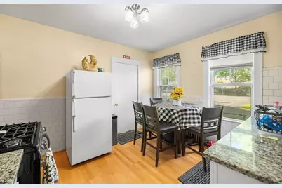 38 Pembroke St, Medford, MA 02155 - Photo 26