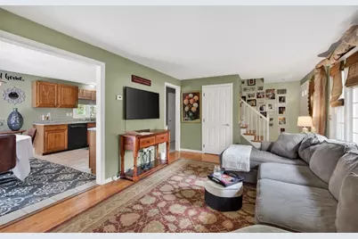 8 Amvet Dr #1, Plainville, MA 02762 - Photo 4