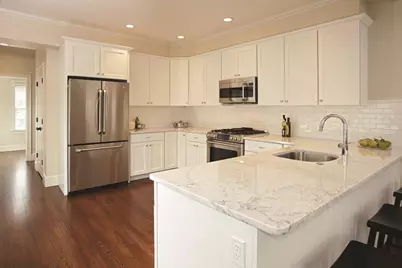 77 Verndale St #2, Brookline, MA 02446 - Photo 2
