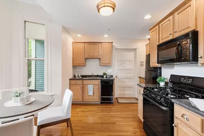 14 Russell St #3, Arlington, MA 02474 - Photo 14