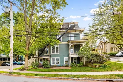 14 Russell St #3, Arlington, MA 02474 - Photo 2