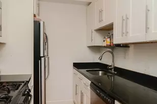 546 E 8th St, Boston, MA 02127 - Photo 20