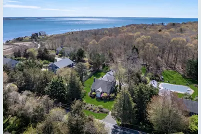 12 Noyes Ave, Mattapoisett, MA 02739 - Photo 2