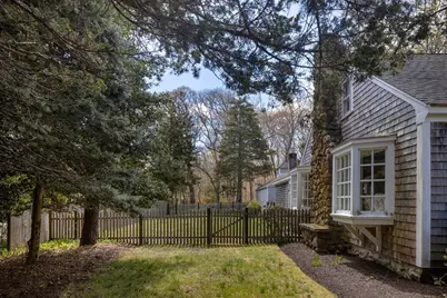 12 Noyes Ave, Mattapoisett, MA 02739 - Photo 10