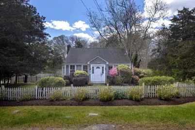 12 Noyes Ave, Mattapoisett, MA 02739 - Photo 8