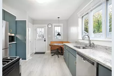 111 Darrow St, Quincy, MA 02169 - Photo 12