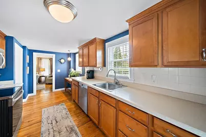 9 Grant Ave, Walpole, MA 02032 - Photo 4