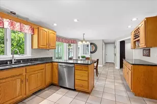 6 Teresa Cir, Franklin, MA 02038 - Photo 8