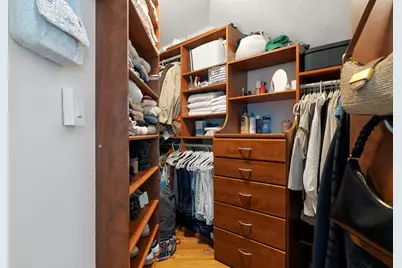 402 E 3rd St #1, Boston, MA 02127 - Photo 16