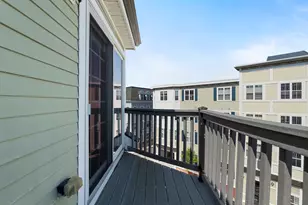 402 E 3rd St, Boston, MA 02127 - Photo 12