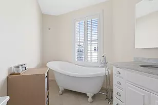 402 E 3rd St, Boston, MA 02127 - Photo 18
