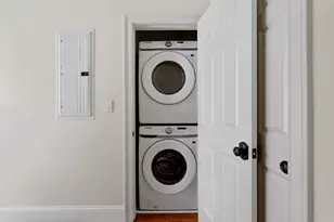 402 E 3rd St, Boston, MA 02127 - Photo 24