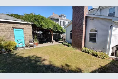 42 Freeman Ave, Everett, MA 02149 - Photo 6