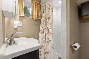 42 Freeman Ave, Everett, MA 02149 - Photo 34