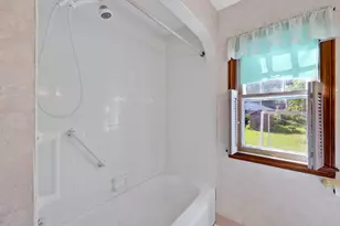 95 Kingsley St, Springfield, MA 01104 - Photo 14