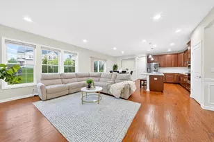 24 Cherry Ln, Hopkinton, MA 01748 - Photo 4