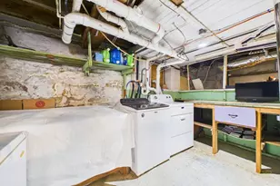 672 Kempton St, New Bedford, MA 02740 - Photo 16