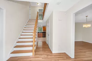 21 Colonial Farm Rd, Haverhill, MA 01832 - Photo 2