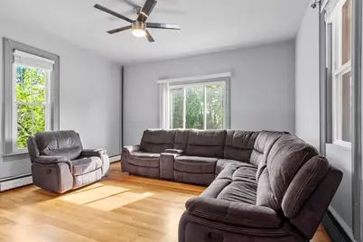 11 Wayne St, Worcester, MA 01603 - Photo 8
