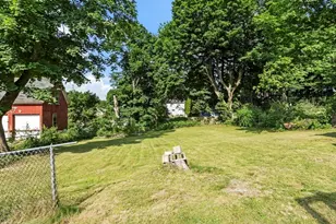 11 Wayne St, Worcester, MA 01603 - Photo 6