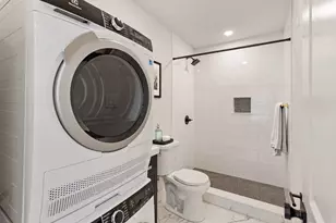 19 Bartlett Pl, Boston, MA 02113 - Photo 6
