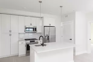 425 Border St, Boston, MA 02128 - Photo 18