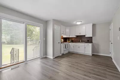 13 Warren Ave #B, Chelmsford, MA 01824 - Photo 8