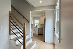 589 Weld St, Boston, MA 02132 - Photo 6